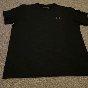 Under Armour Men’s Black Heathered Shirt